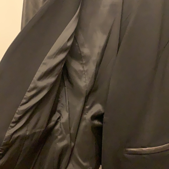 Danier blazer with leather sleeves - Picture 9 of 10